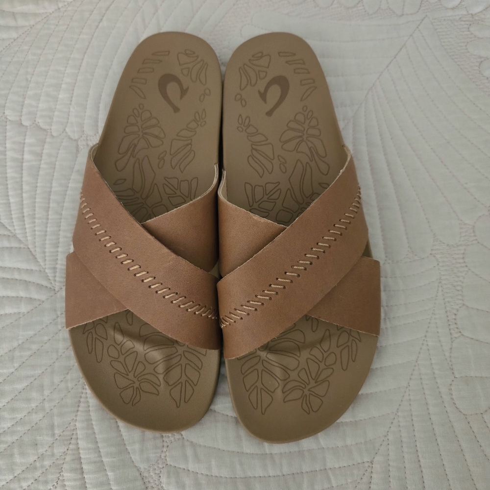 Olukai Kipe'a 'Olu Sahara Brown Slide Sandals